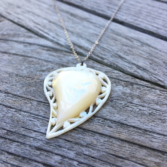 Valentines Day Pearl Heart Necklace Silver Carved - Picture 5 of 6